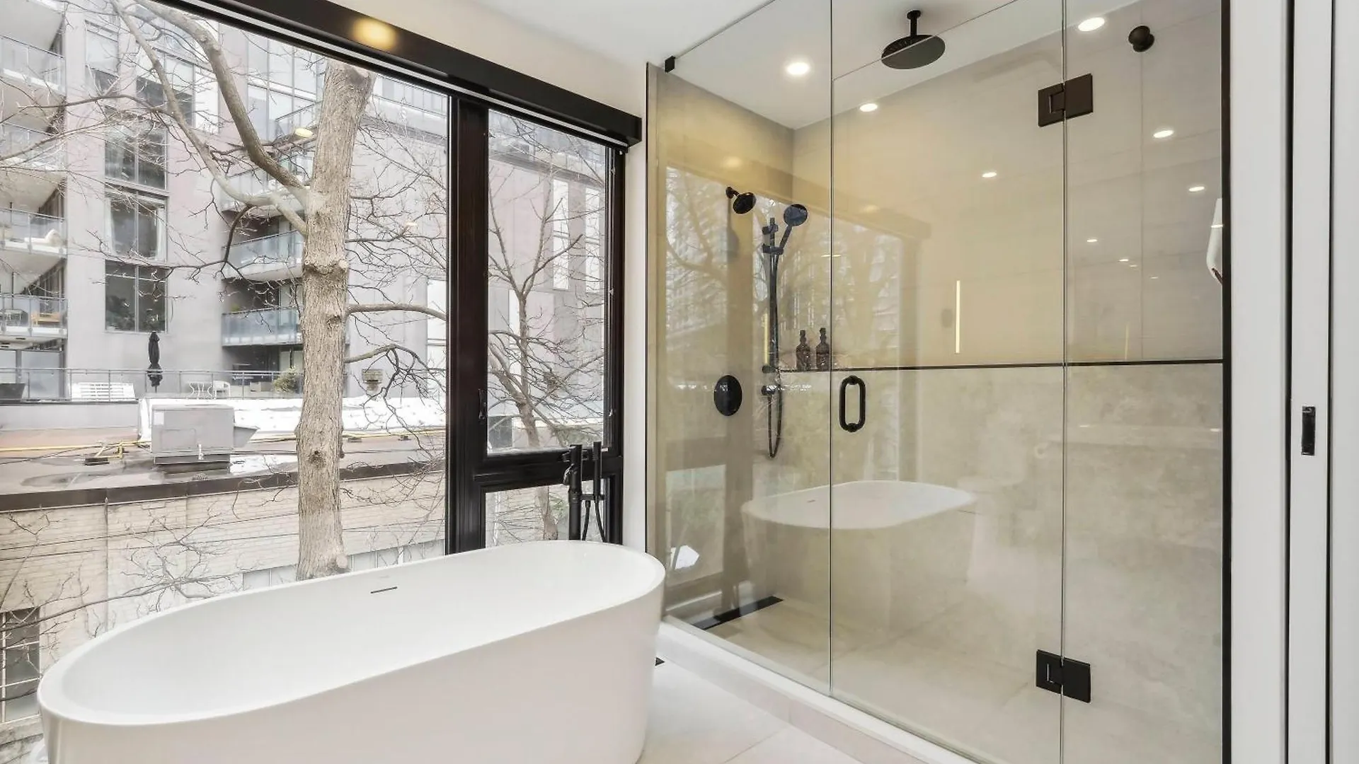 Holiday home Modern Heritage Townhouse In Distillery District Toronto